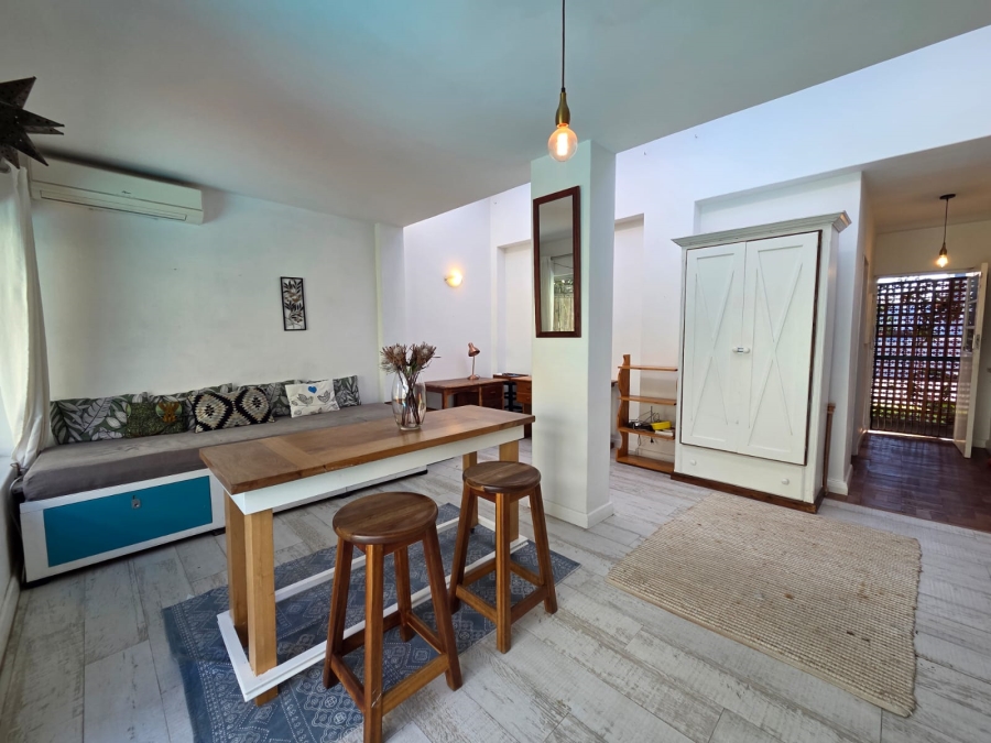 To Let 1 Bedroom Property for Rent in Sea Point Western Cape